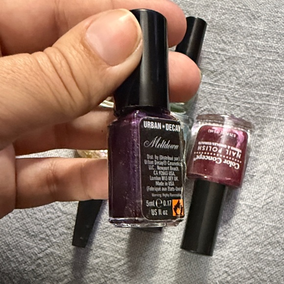 Colorful Nail Polish Set - Picture 7 of 10